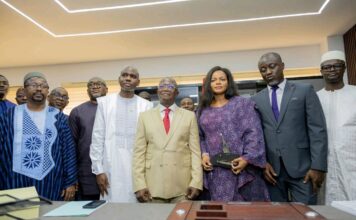 Passation de services entre le ministee sortant et la Ministre rentrante Madame Khaïté SALL Ministère de la Santé et de l’Hygiène Publique .