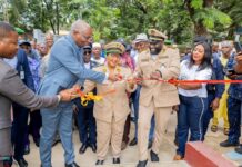 ๐๐ ๐๐ซ๐๐ฆ๐ข๐๐ซ ๐ฆ๐ข๐ง๐ข๐ฌ๐ญ๐ซ๐ ๐ข๐ง๐๐ฎ๐ ๐ฎ๐ซ๐ ๐ฅ๐ ๐ซ๐๐๐ข๐จ ๐๐จ๐ฆ๐ฆ๐ฎ๐ง๐๐ฎ๐ญ๐๐ข๐ซ๐ ๐๐จ๐ง๐๐ค๐ซ๐ฒ ๐
๐ ๐๐๐.๐ ย